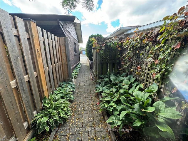 50 WESTWOOD Crescent