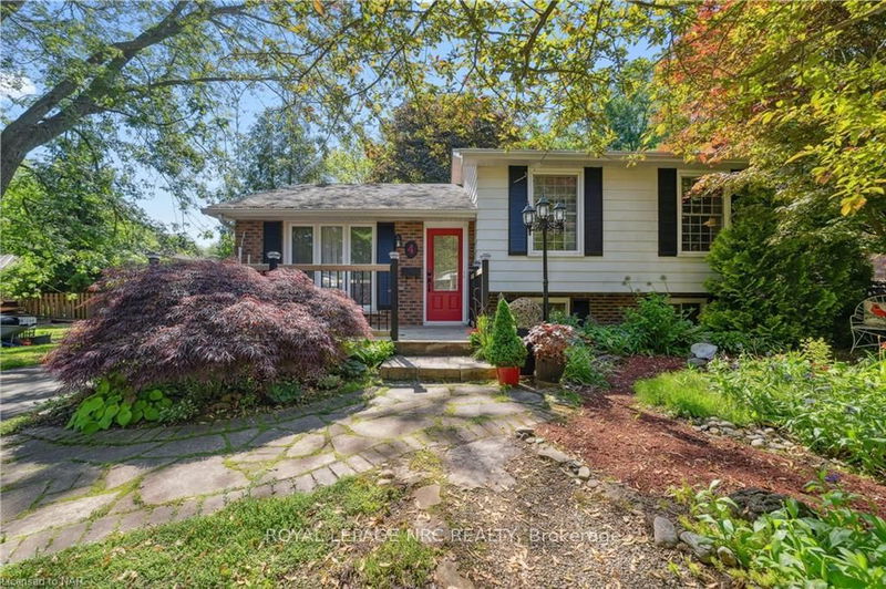 home for sale on 4 FALLINGBROOK Drive
