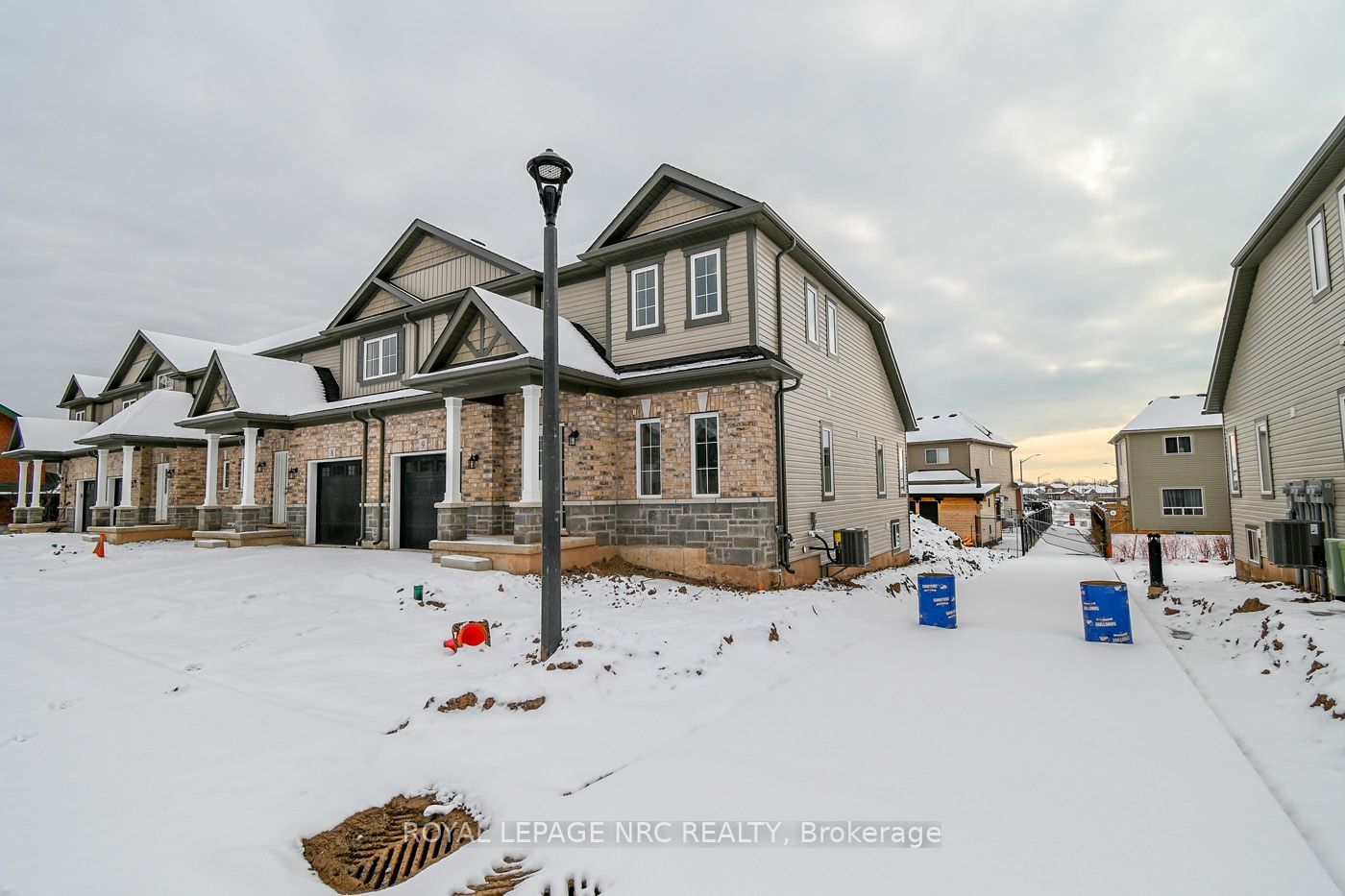 Townhouse for sale at 9-397 GARRISON Road, Fort Erie, 333 - Lakeshore, L2A 1N1 - MLS: X9414698