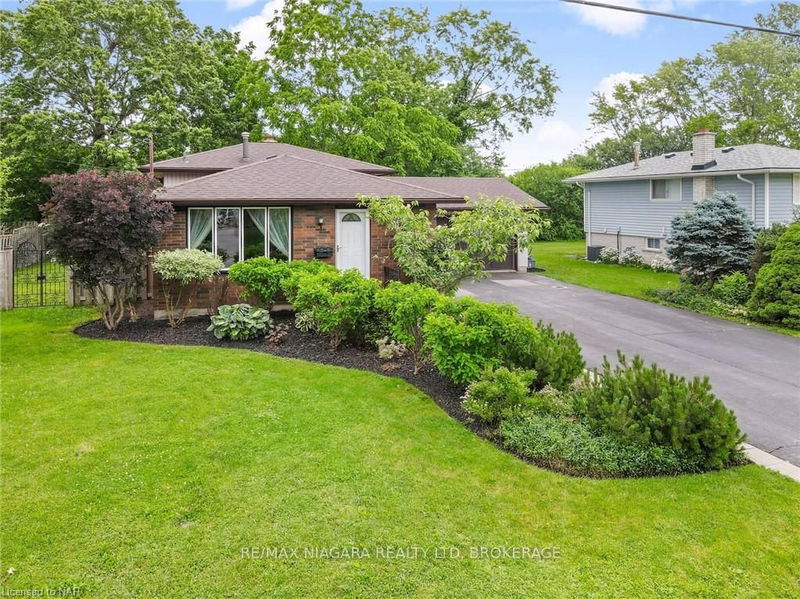 home for sale on 962 PARKDALE Avenue