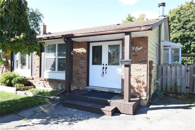 home for sale on 21 FAIRLAWN Crescent