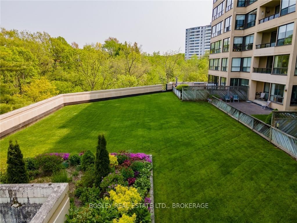 Condo sold at 605-3 TOWERING HEIGHTS Boulevard, St. Catharines, 461 - Glendale/Glenridge, L2T 4A4 - MLS: X9415063