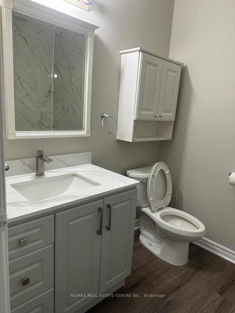 home for lease on 16-453 Albert Street