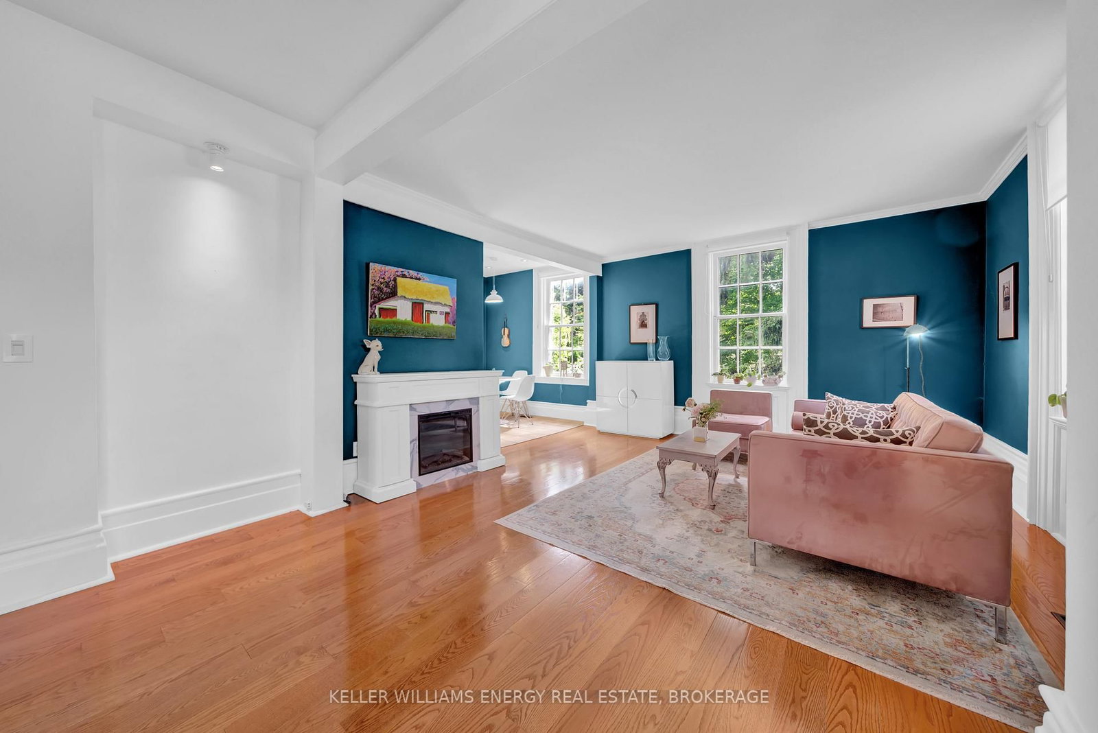 Listing Image 5