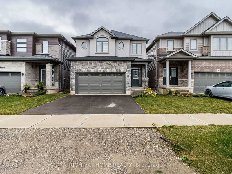 home for lease on 41 Amos Avenue