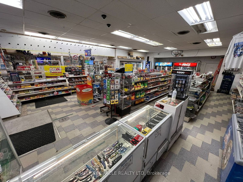 675 King St, Port Colborne, L3K 4H9 | Image 2