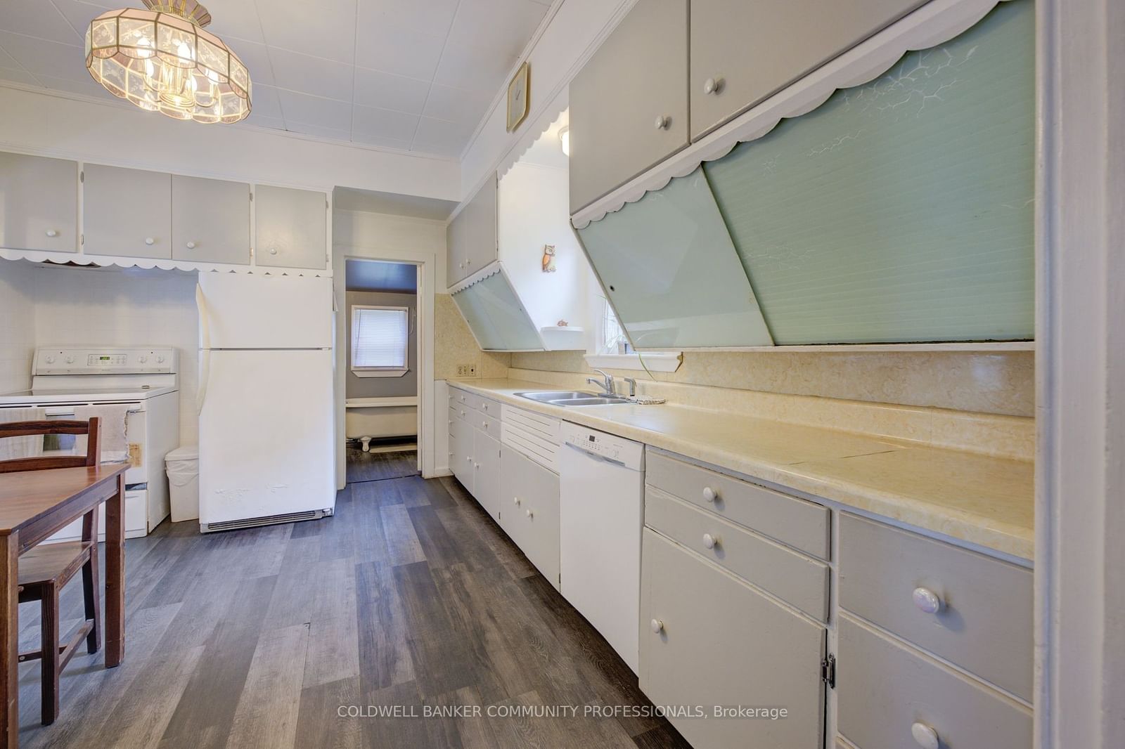 Listing Image 11