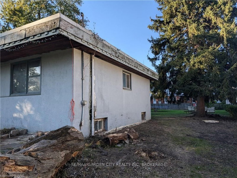 378 Thorold Rd, Welland, L3C 3W6 | Image 3