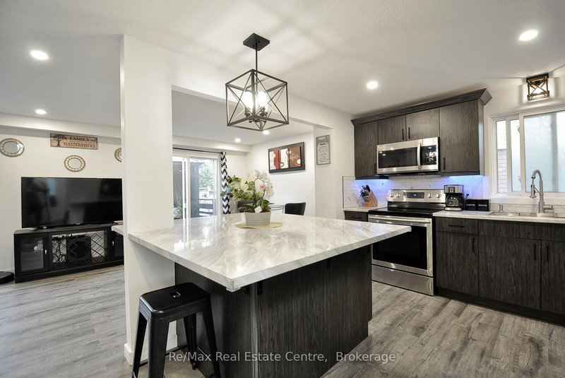 7 Wycliffe Pl, Kitchener, N2M 5J6 | Image 3