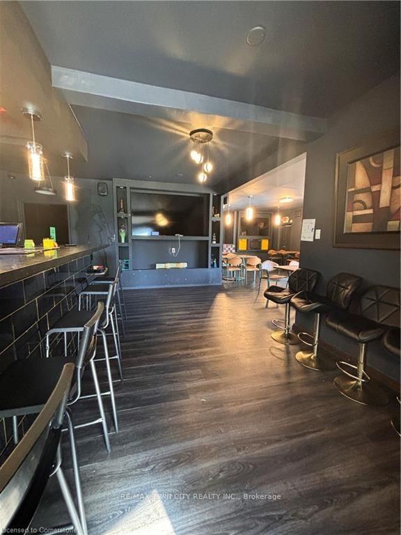 1472 King St E, Kitchener, N2G 2N7 | Image 3