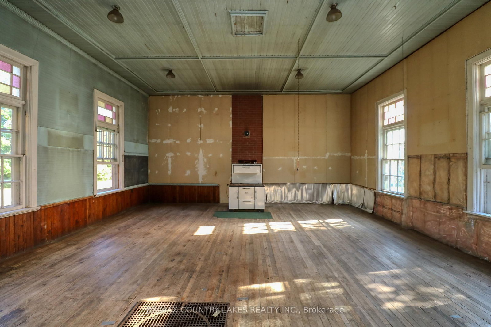 Listing Image 7