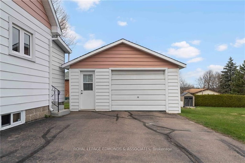 495 WILBERT St, Pembroke, K8A 3G7 | Image 3