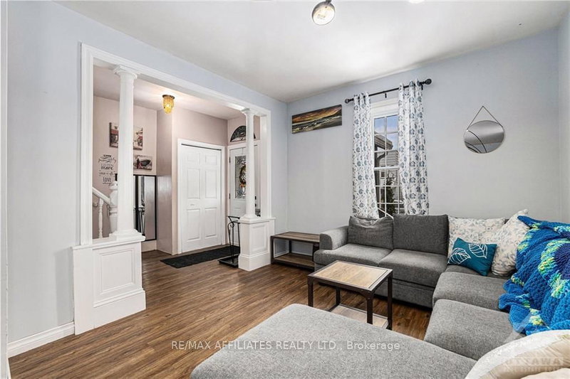 15 KENT St, Smiths Falls, K7A 1B5 | Image 3