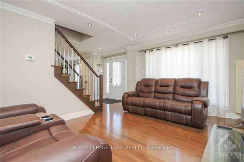 840 FOREST St, Ottawa, K2B 5P9 | Image 3