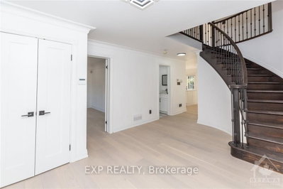 141 KERRY HILL Crescent — photo 5