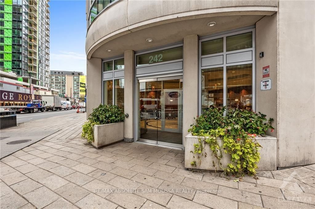242 RIDEAU Street, Unit 1708 - Photo 2