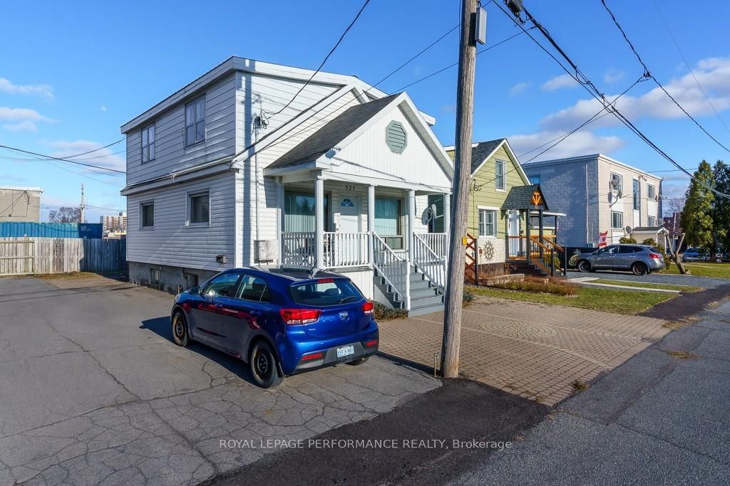 Listing photo 2