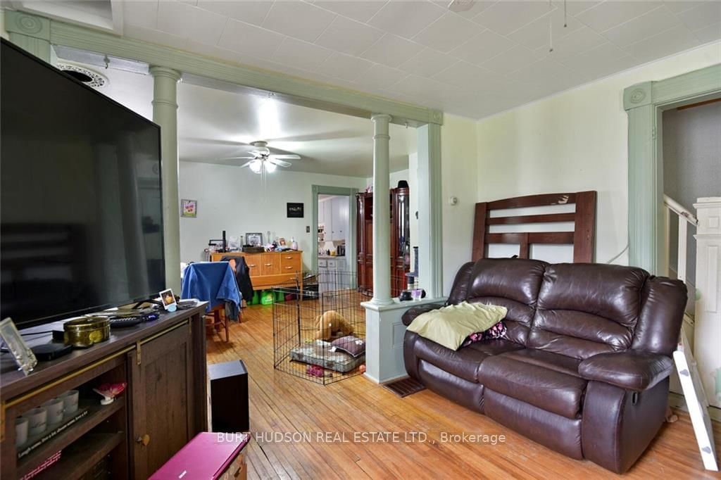Listing Image 7