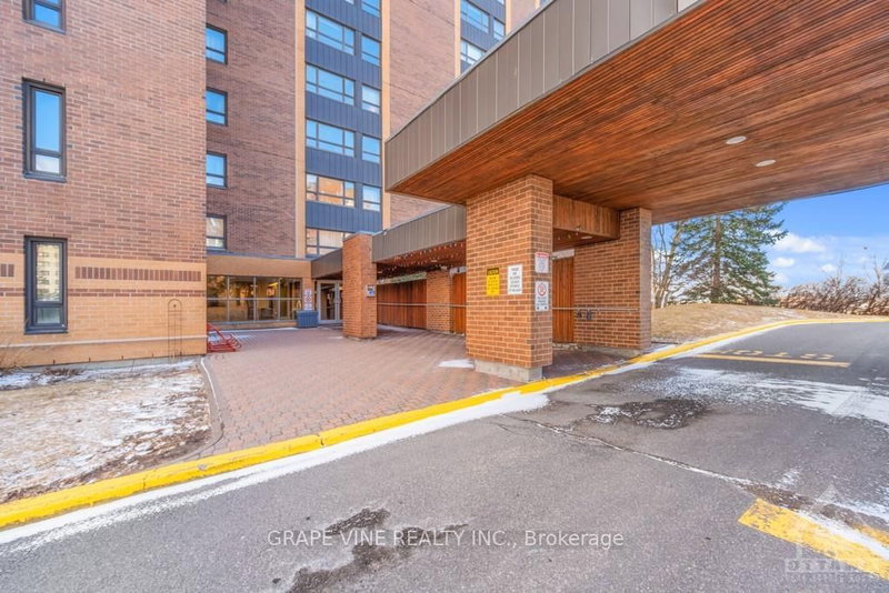 705 - 1356 MEADOWLANDS Dr E, Ottawa, K2E 6K6 | Image 2