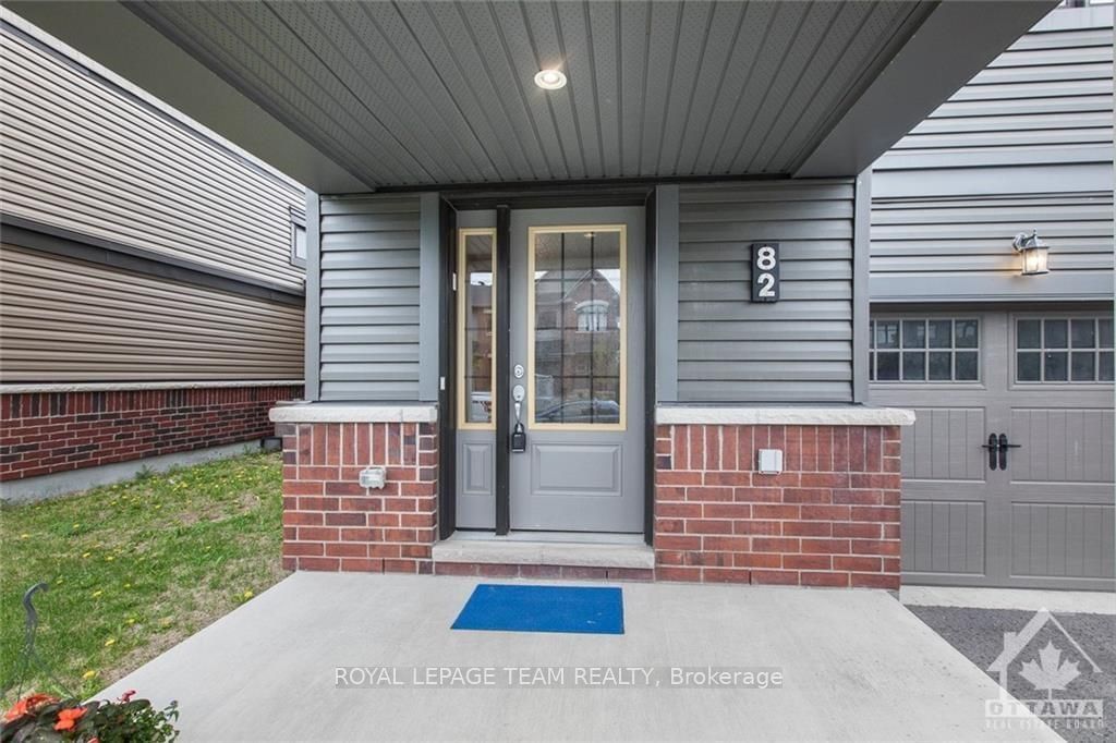 82 FALLENGALE Crescent - Photo 2