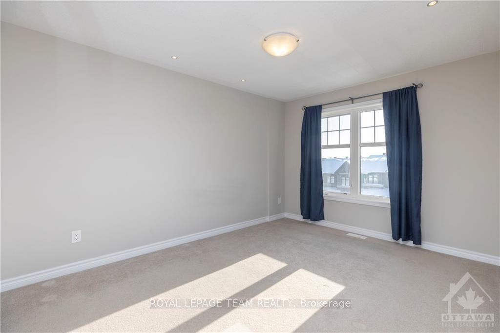 82 FALLENGALE Crescent - Photo 22