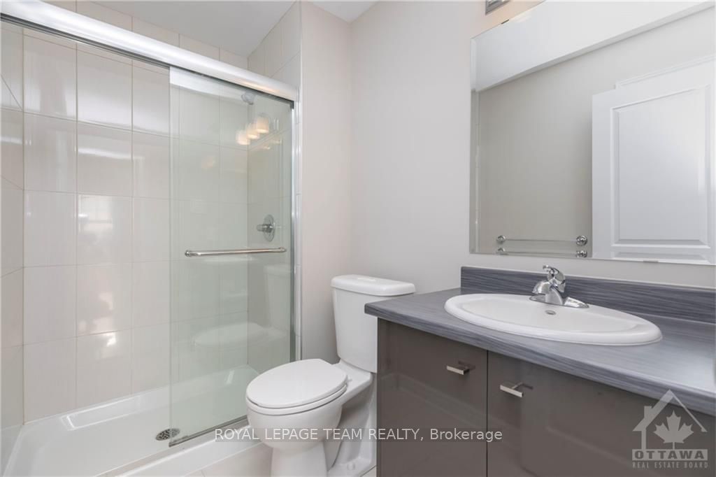 82 FALLENGALE Crescent - Photo 24