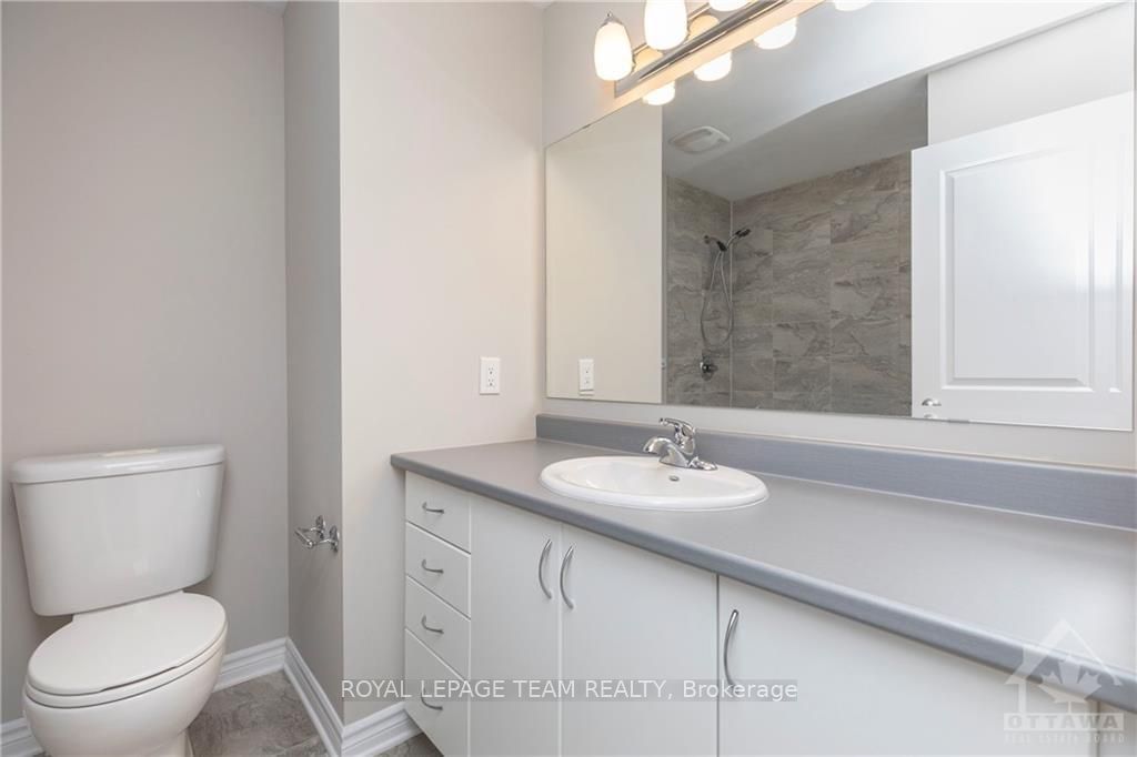 82 FALLENGALE Crescent - Photo 27