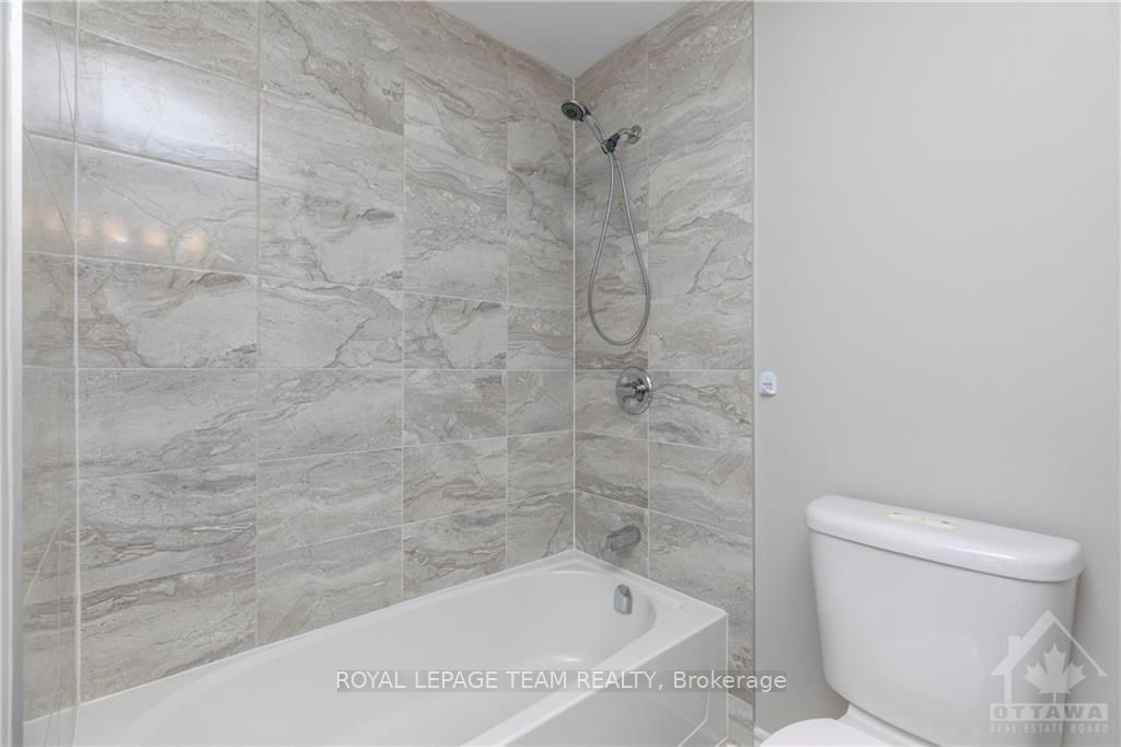 82 FALLENGALE Crescent - Photo 28