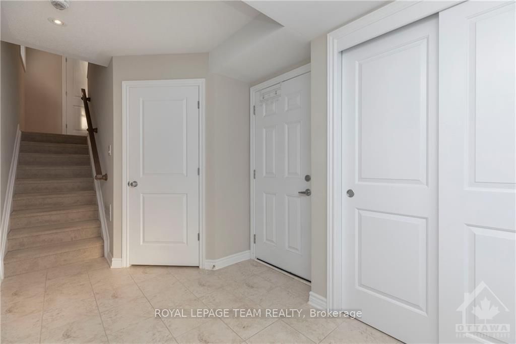 82 FALLENGALE Crescent - Photo 3