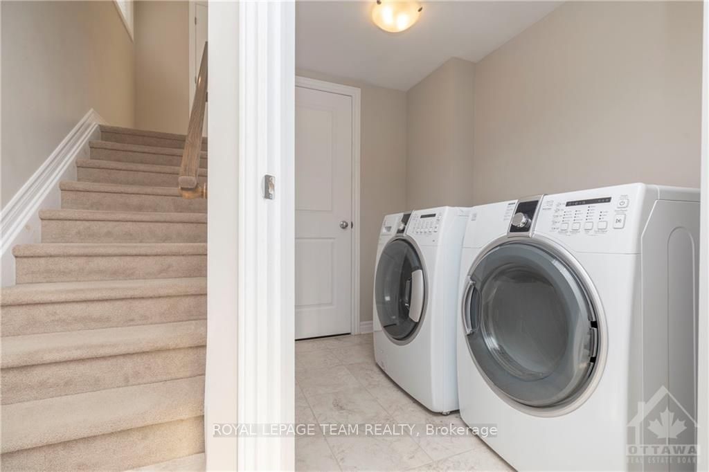 82 FALLENGALE Crescent - Photo 4