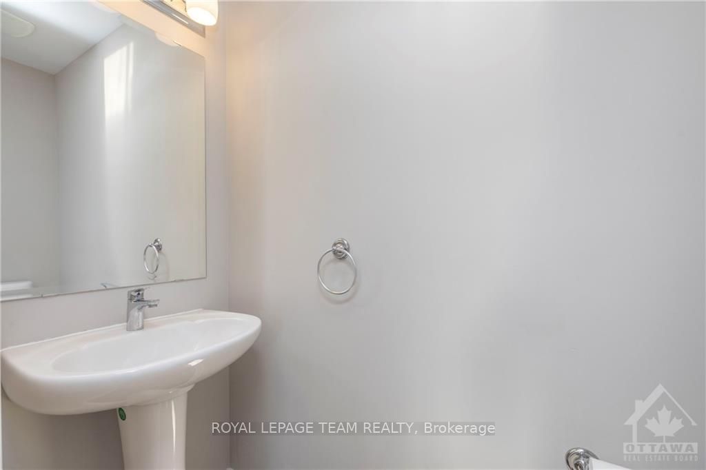 82 FALLENGALE Crescent - Photo 5