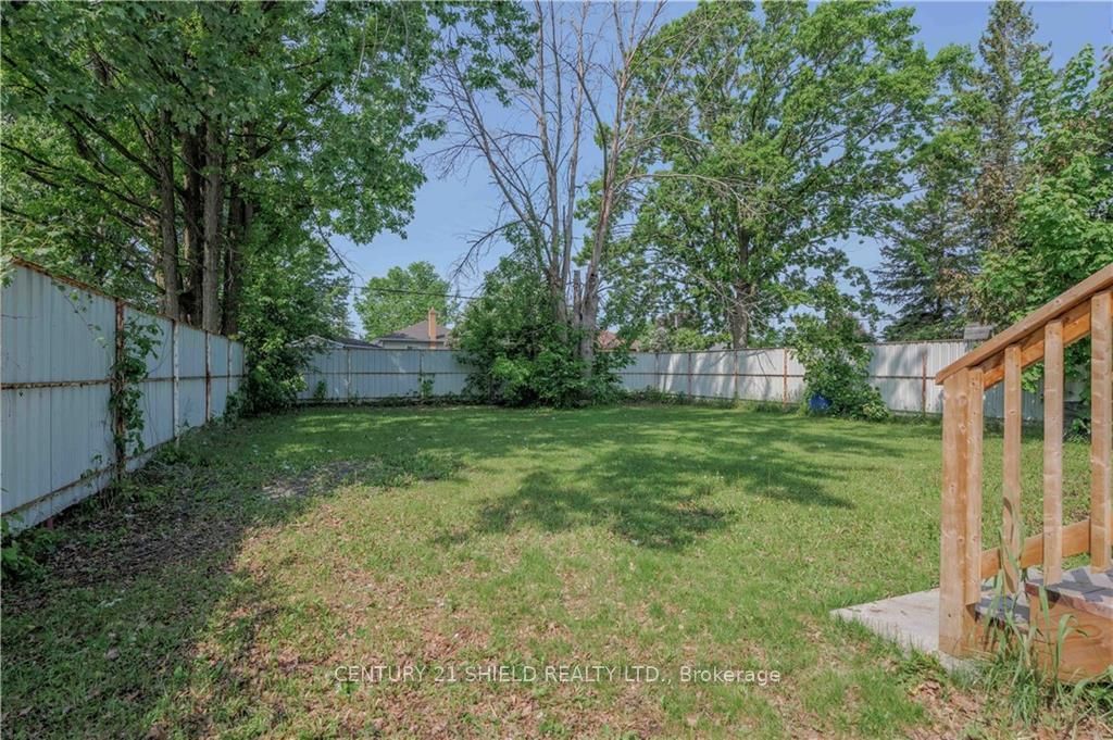 Listing Image 4