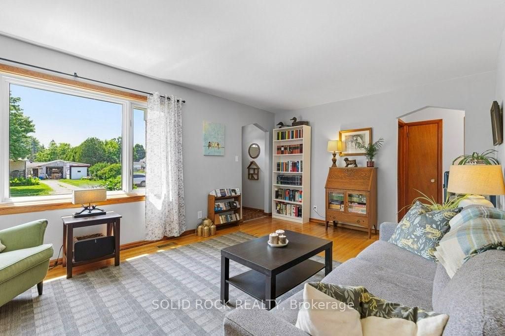 Listing Image 7