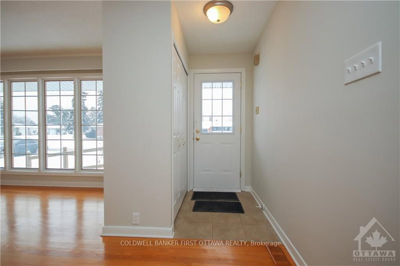 74 HILLIARD Ave, Ottawa, K2E 6C1 | Image 3