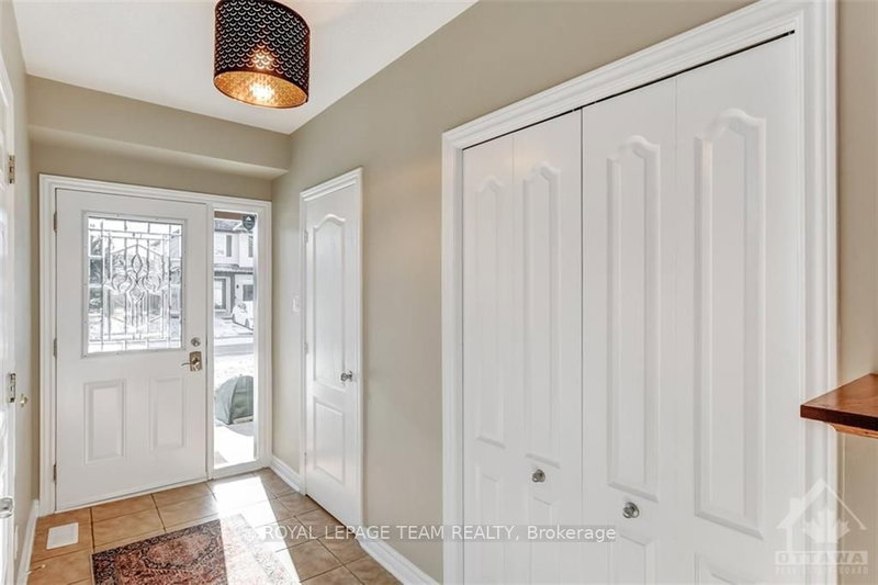 254 TEWSLEY Dr, Ottawa, K1V 0Y6 | Image 3