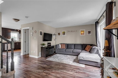 308 TRILLIUM Circle — photo 3