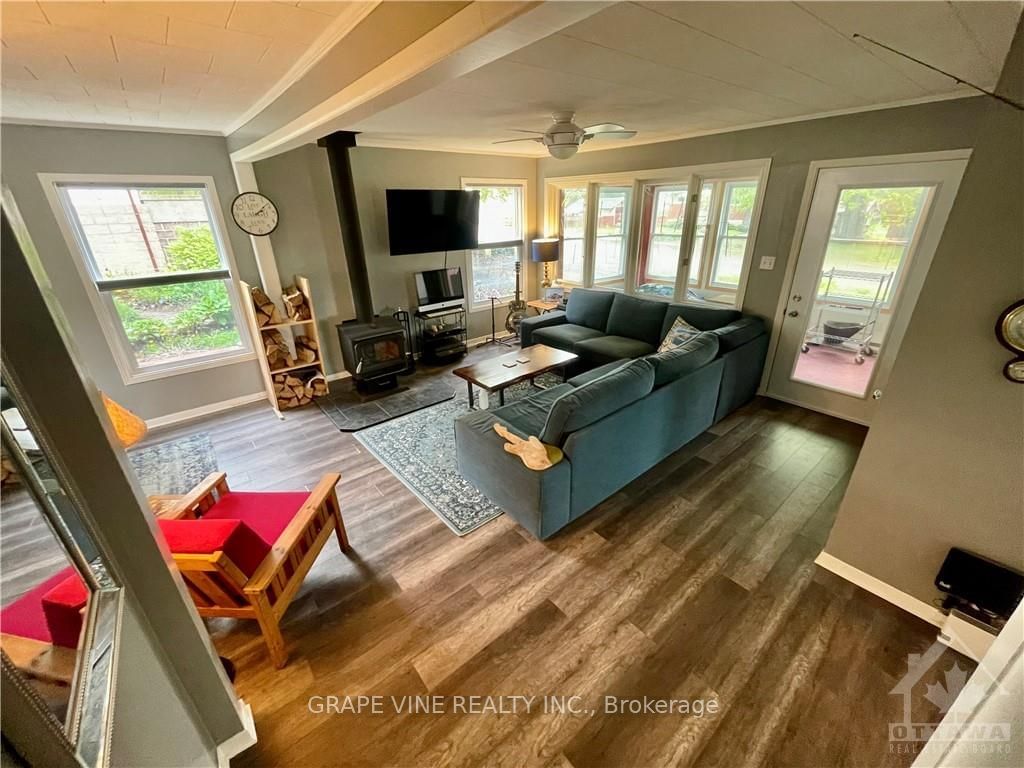 Listing Image 7