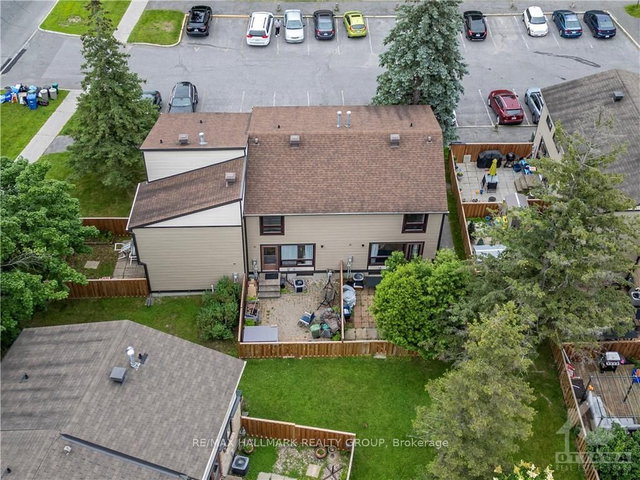 7818 JEANNE D'ARC Boulevard