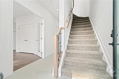 Unit A — 10 CHAPLEAU Avenue — more photos