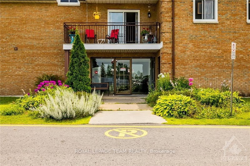 303 - 220 KENYON St W, North Glengarry, K0C 1A0 | Image 2
