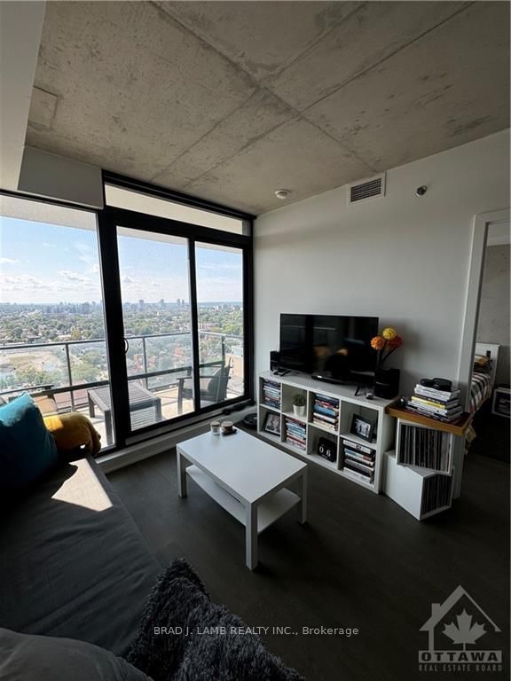 1805 - 203 CATHERINE St, Ottawa, K2P 1C3 | Image 2