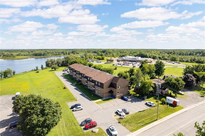 205 - 220 KENYON St W, North Glengarry, K0C 1A0 | Image 2