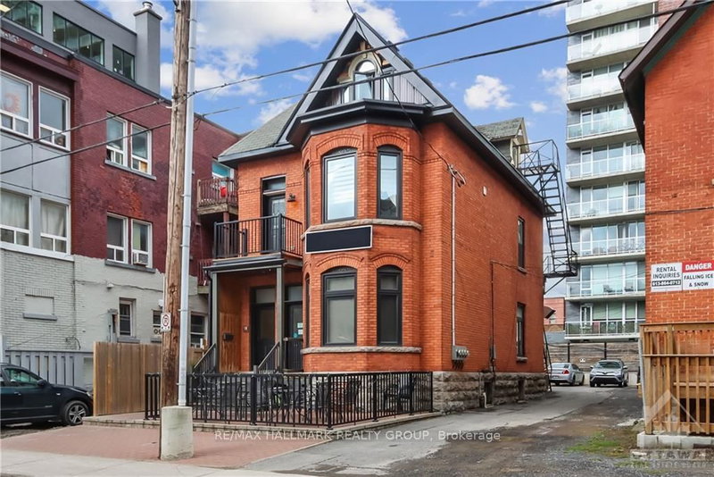 381 COOPER Street, Ottawa