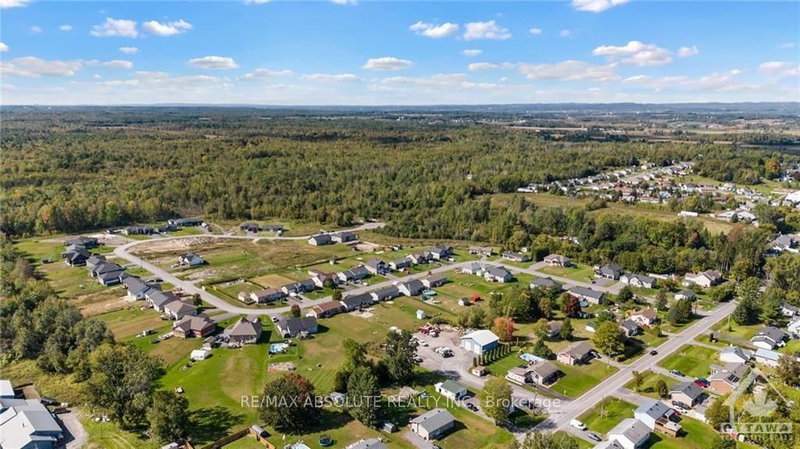 289 ROXANNE St, Clarence-Rockland, K0A 1N0 | Image 2