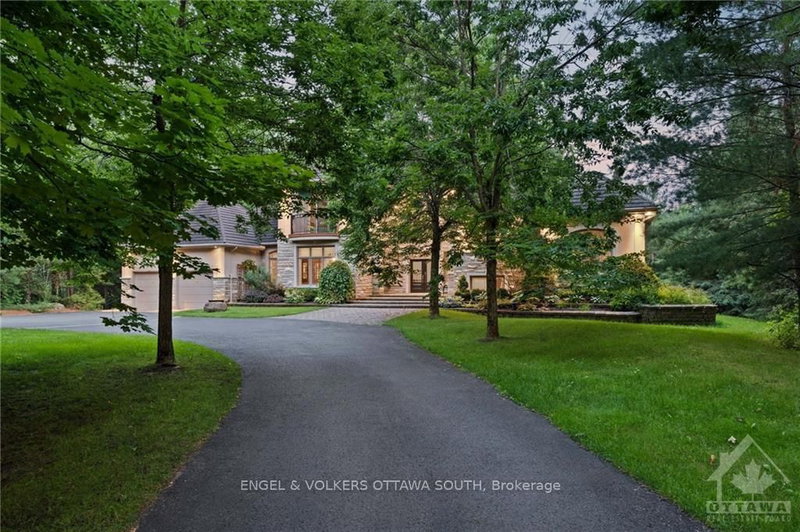 5800 QUEENSCOURT Cres, Ottawa, K4M 1K3 | Image 3