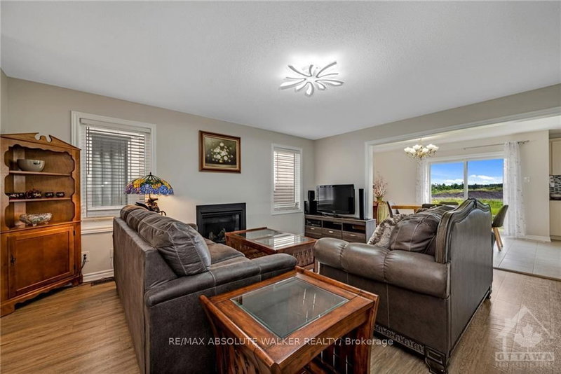 355 SWEETCLOVER Way, Ottawa, K4A 1E6 | Image 3