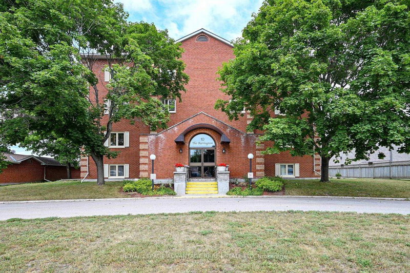 401 - 10 ARMSTRONG Dr, Smiths Falls, K7A 5H8 | Image 3