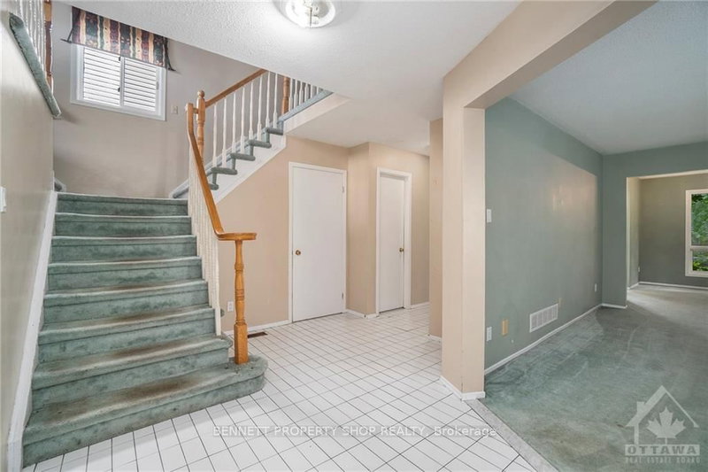 83 SADDLE Cres, Ottawa, K1G 5L3 | Image 3