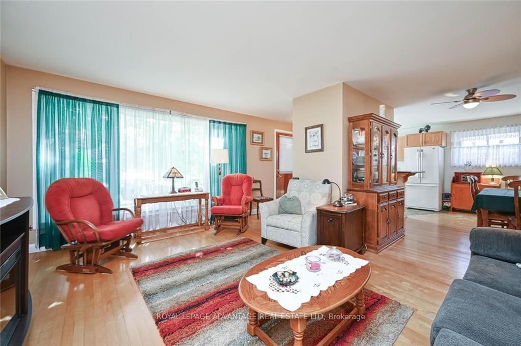 Listing Image 6