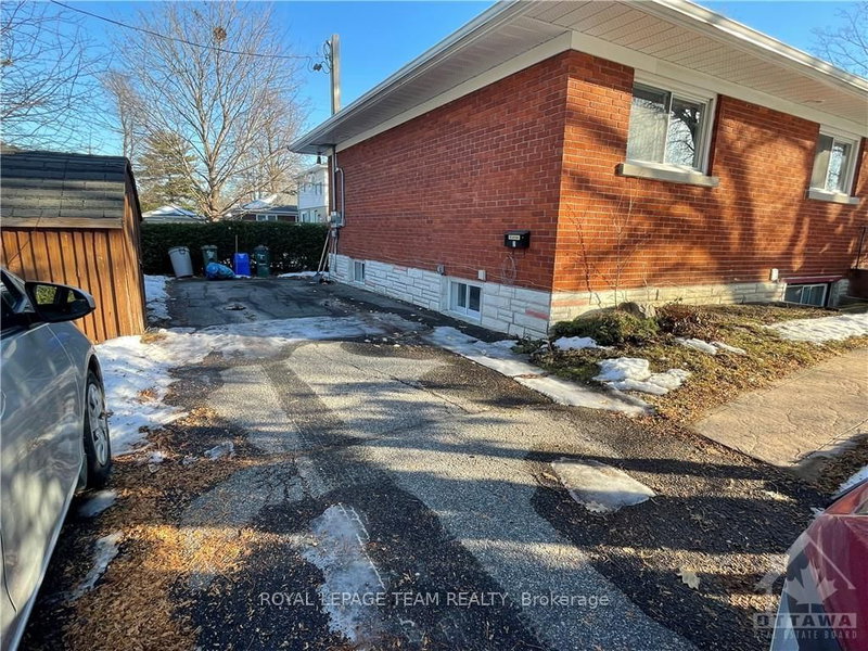 2 - 1627 CHAUCER Ave, Ottawa, K1G 0R7 | Image 2